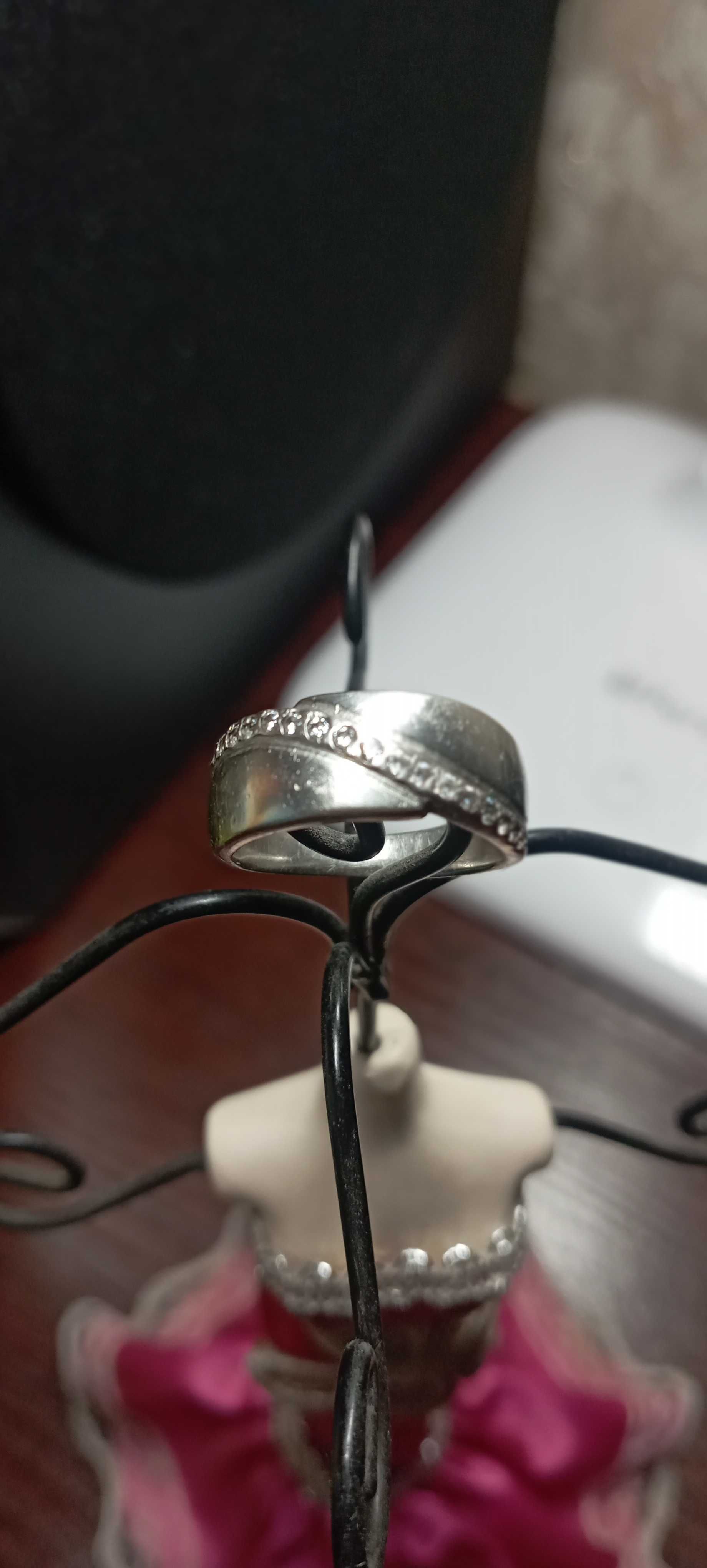 Серебряное кольцо