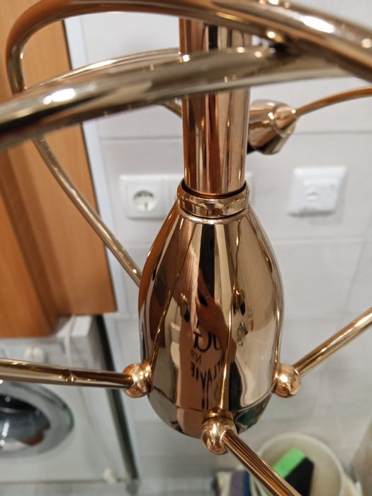 Продаю люстру на 5 плафонів в дуже хорошом