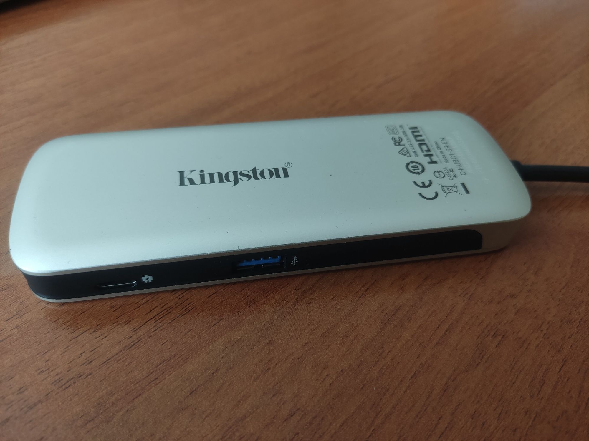 USB-хаб Kingston Nucleum USB 3.0 Type-C (C-HUBC1-SR-EN)