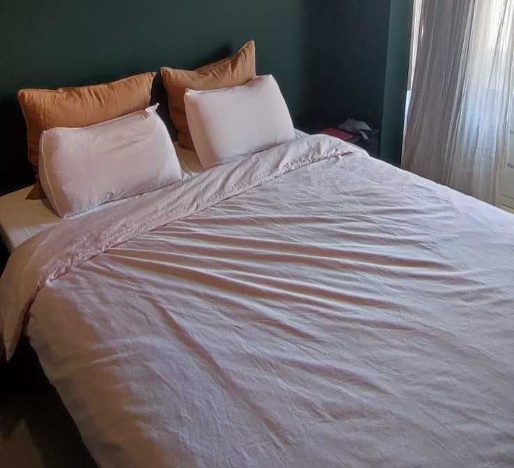 Cama de casal + Colchão ortopédico = 100 euros