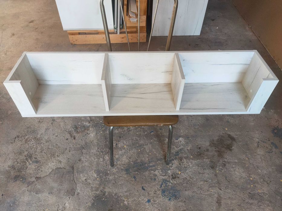 Zestaw mebli do pokoju dziecięcego