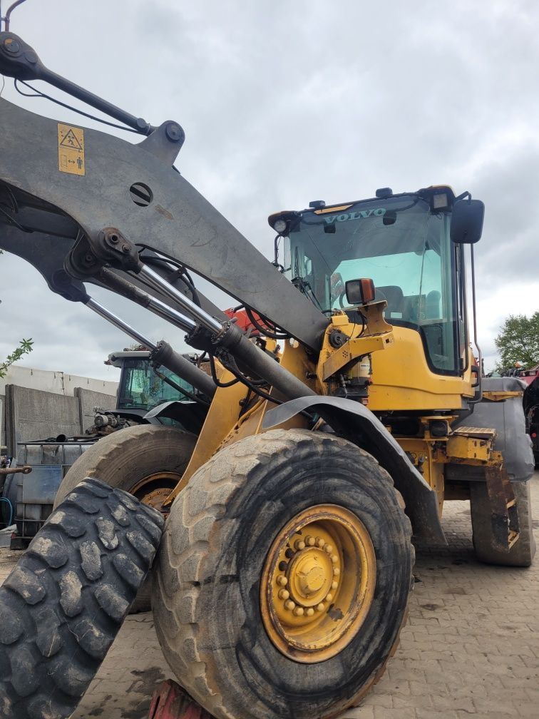 Volvo L70G ładowarka komatsu Jcb