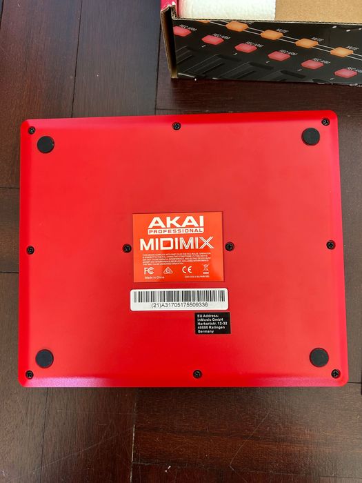 Controlador MIDI Akai MIDImix – Como novo / Completo na caixa