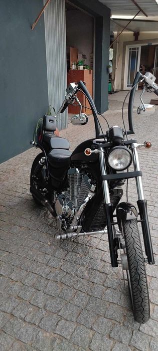 **SUZUKI VS800**