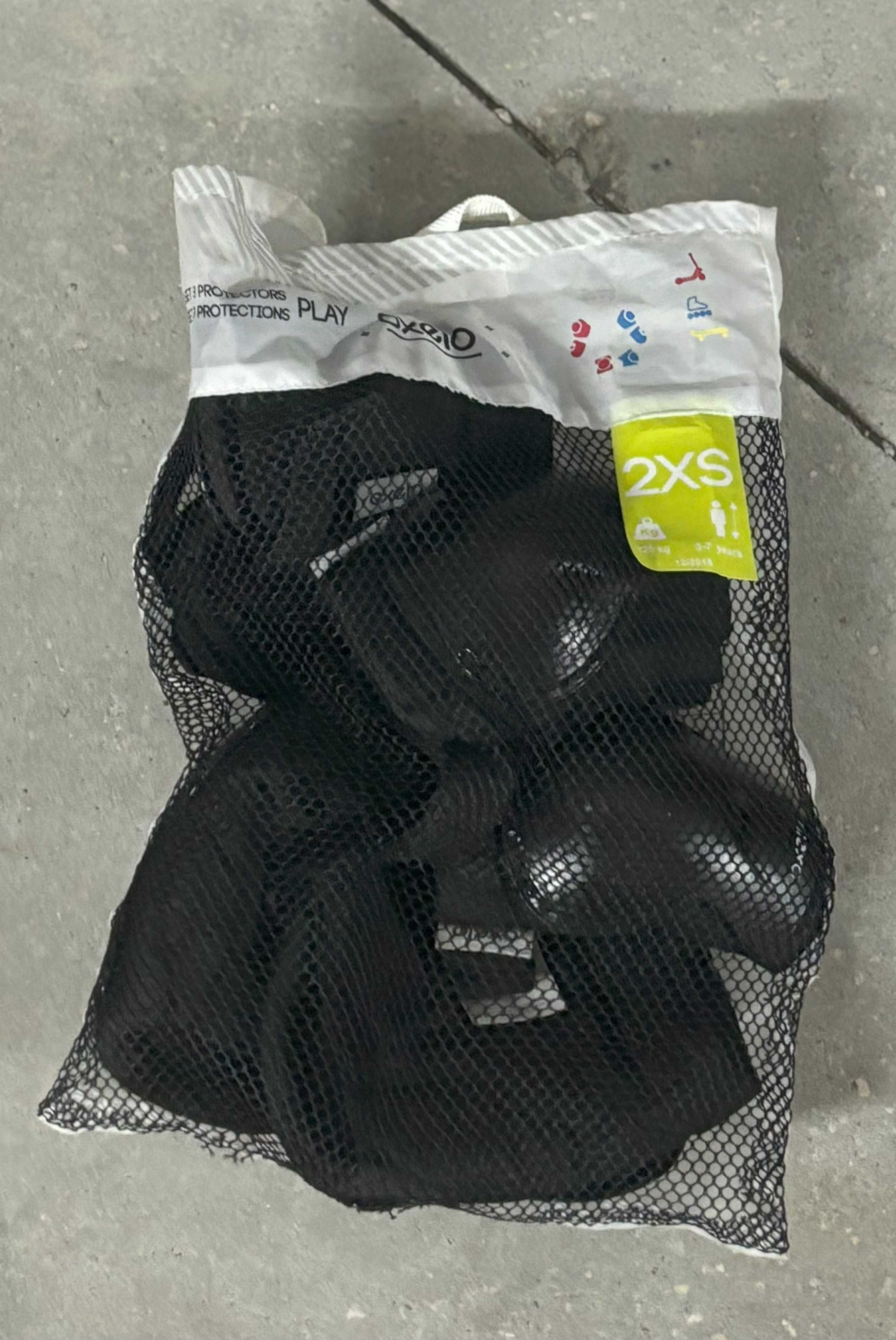 Kit Patins em Linha + Proteções | Tam 30-32 | Play 5 - Red & Black