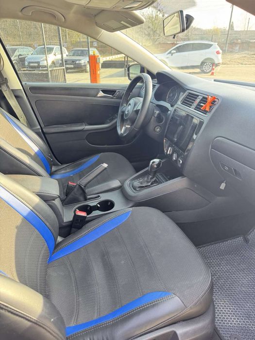 Оренда Авто. Volkswagen Jetta 2.4 газ/бензин