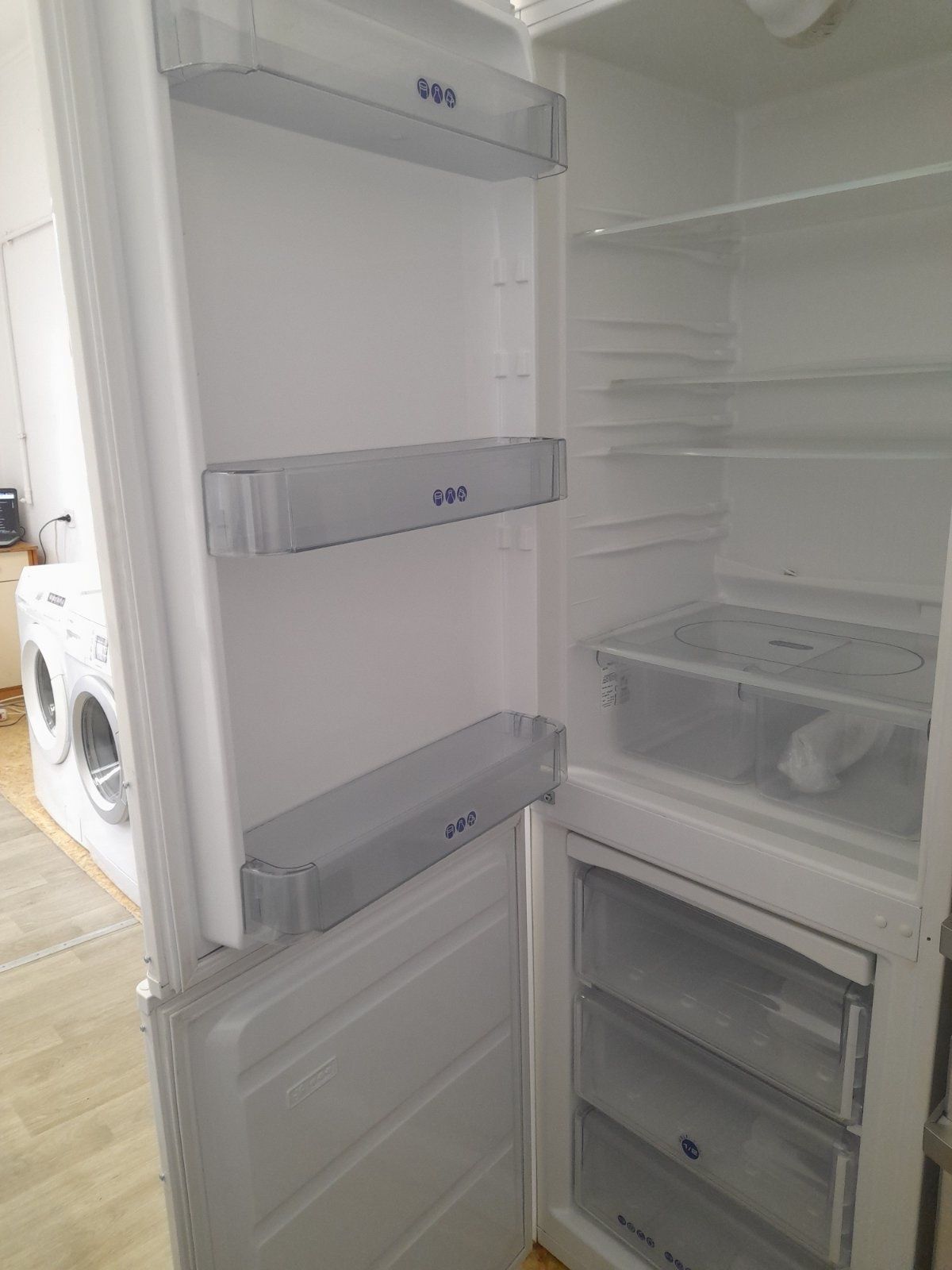 Холодильник  вживаний