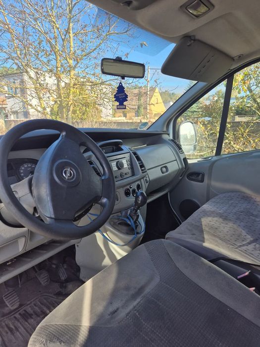 Opel VIVARO  Uszkodzony silnik