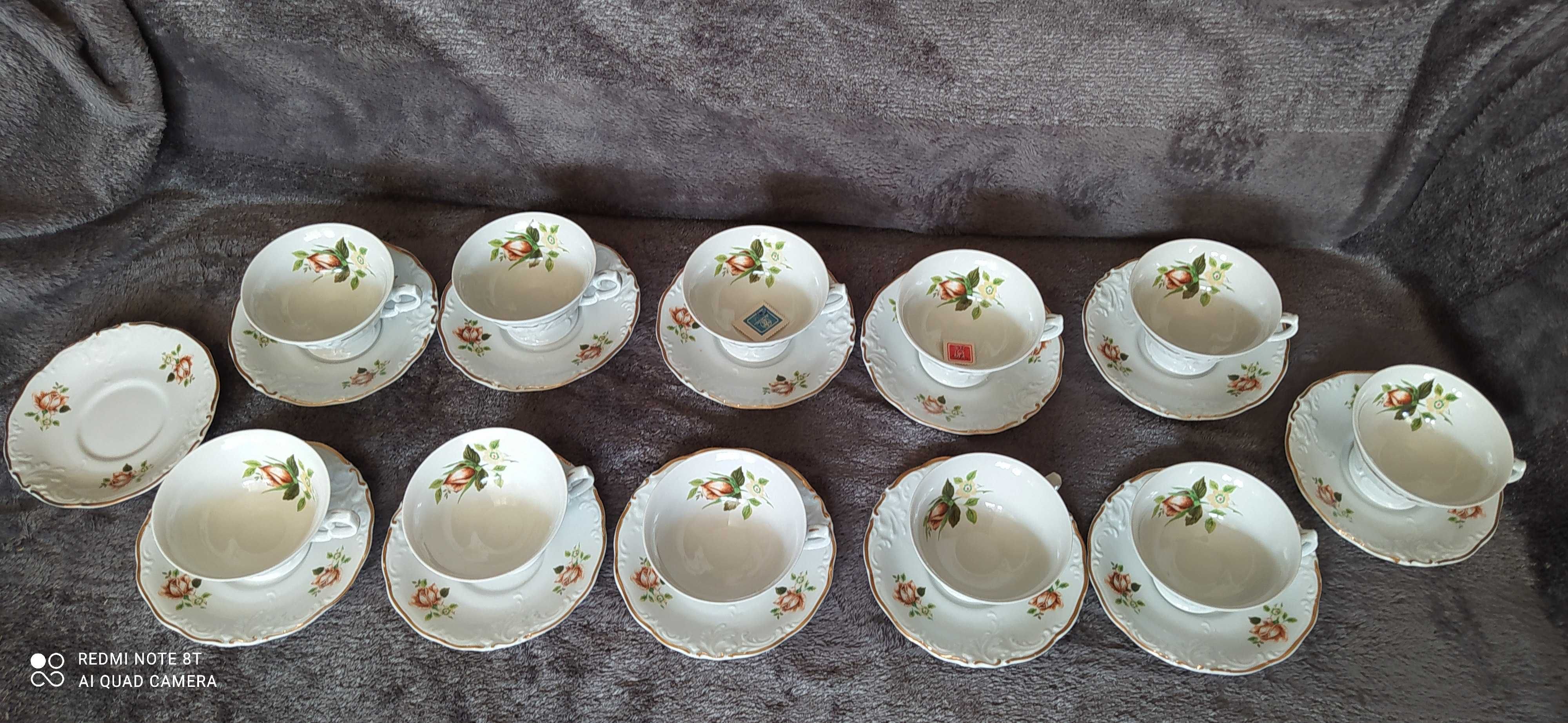 Zestaw pięknych filiżanek i talerzyków porcelana WAWEL z PRLu.Nowe.