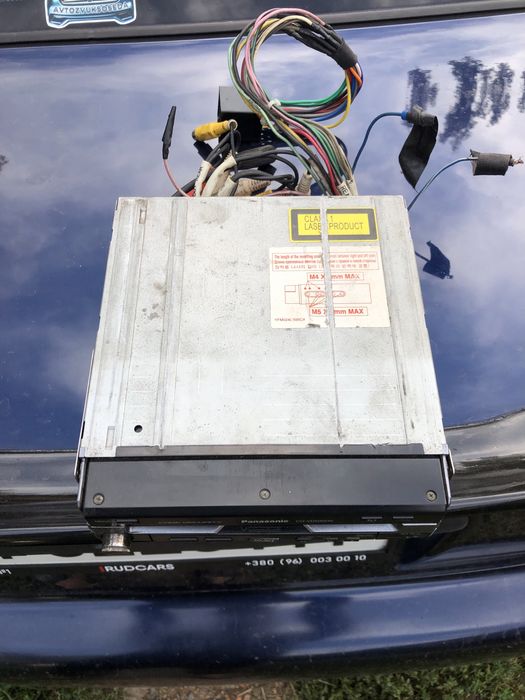 Panasonic CQ-VD5005W з виїзним екраном