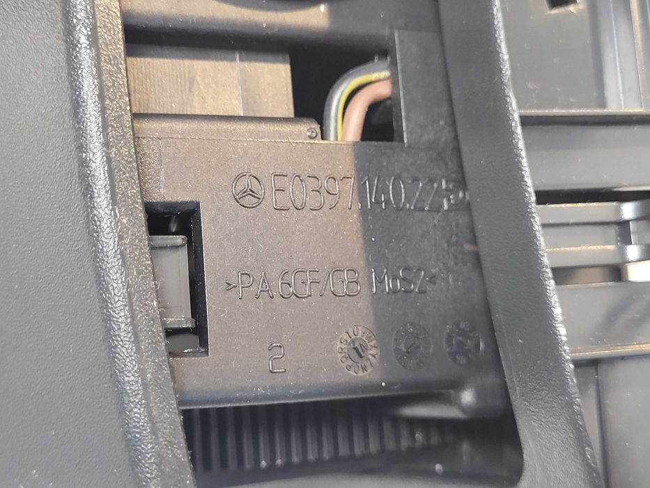 Cinzeiro da consola traseira, Mercedes-Benz Classe E W211