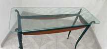 Mesa/ aparador com tampo de vidro