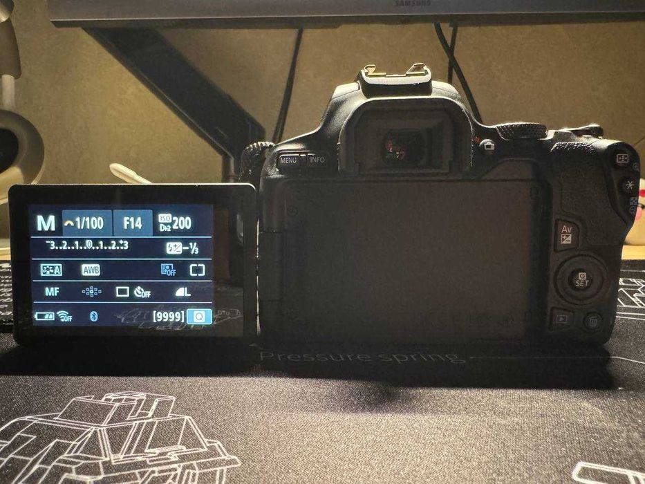 Фотокамера дзеркальна Canon EOS 250D kit 18-55 IS STM Black