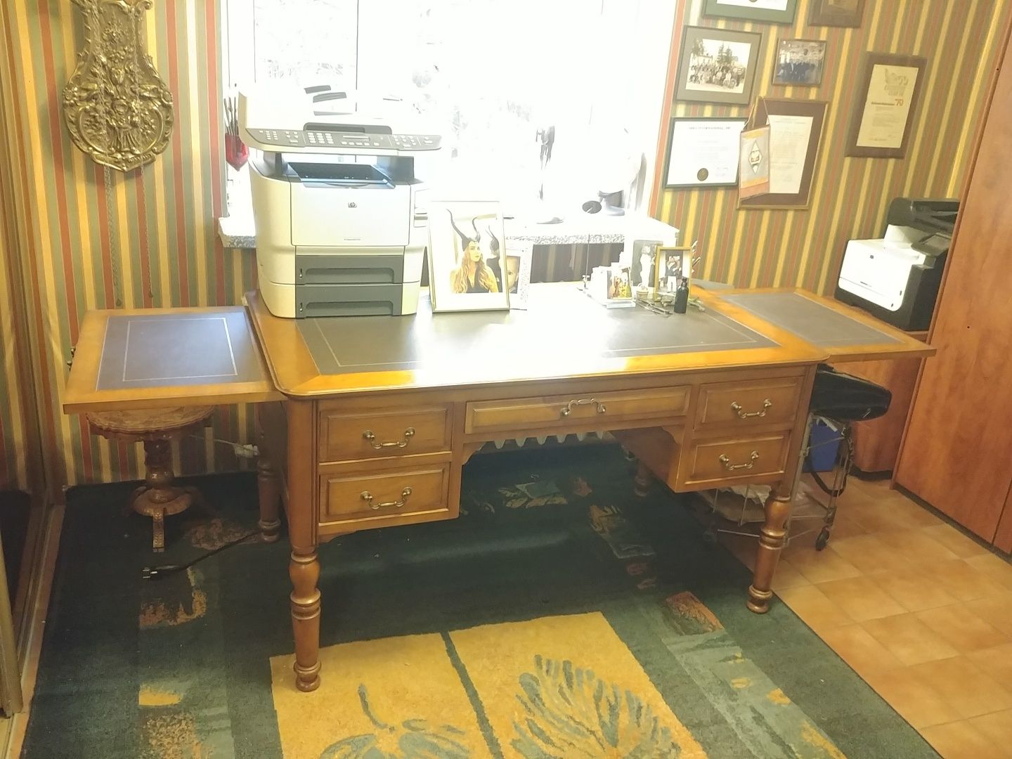 OLCHA biurko z litego drewna ze skórzanym blatem