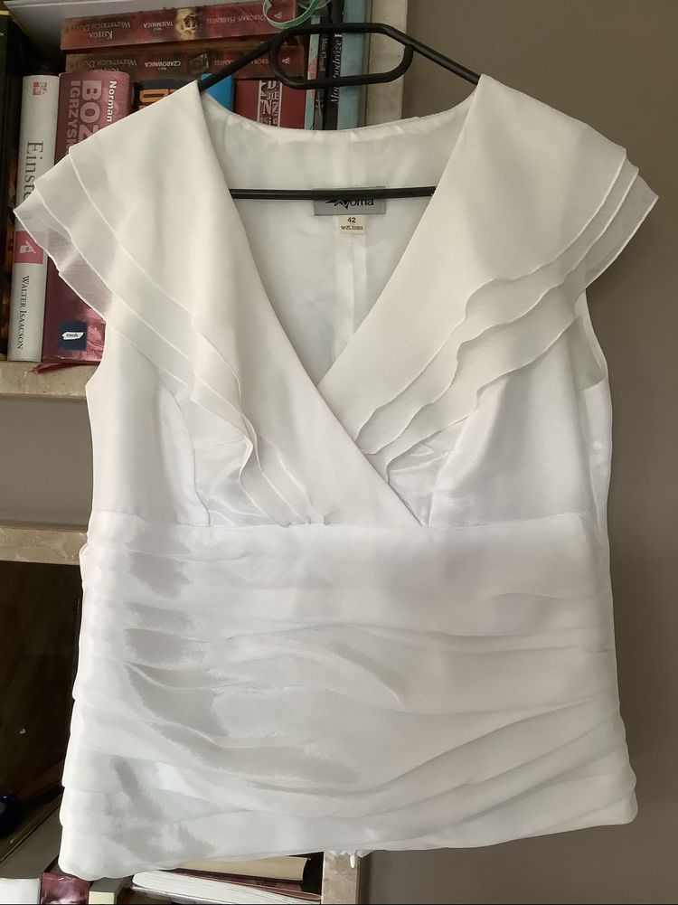 Biała elegancka bluzka
