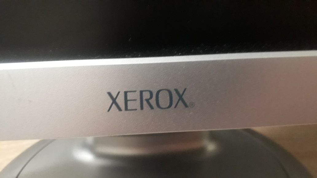 Монитор XEROX. 19"