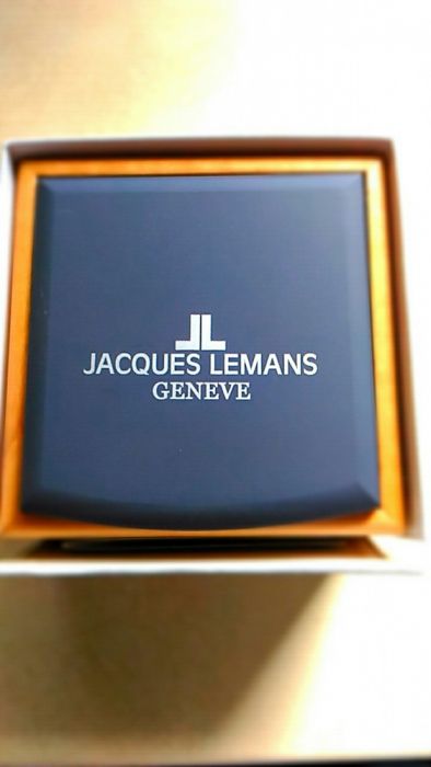 Годинник Jacques Lemans.