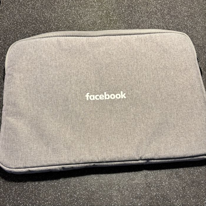 Etui pokrowiec na laptopa do 14 cali - jak nowy