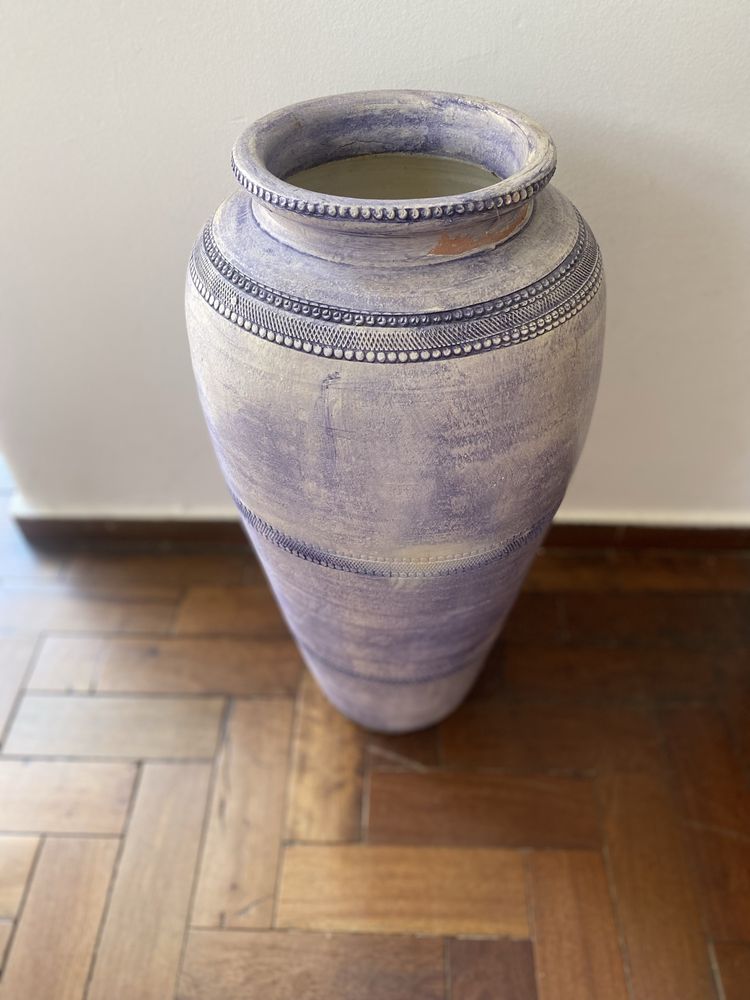 Anfora em terracotta em tons de azul