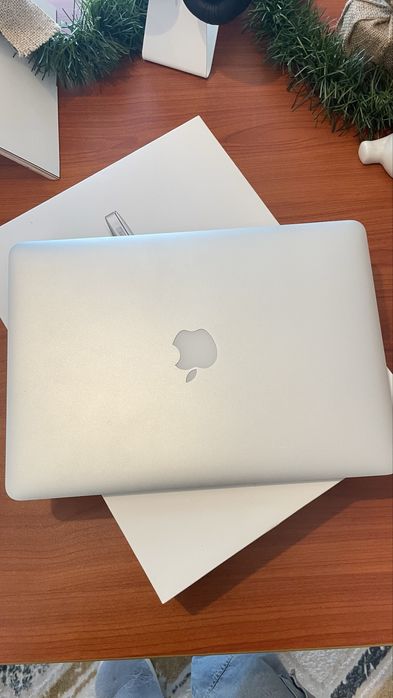 Macbook air 8Gb 13-inch 2017