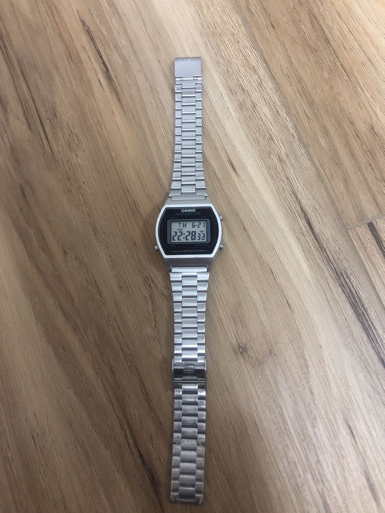 Годинник Casio B640W