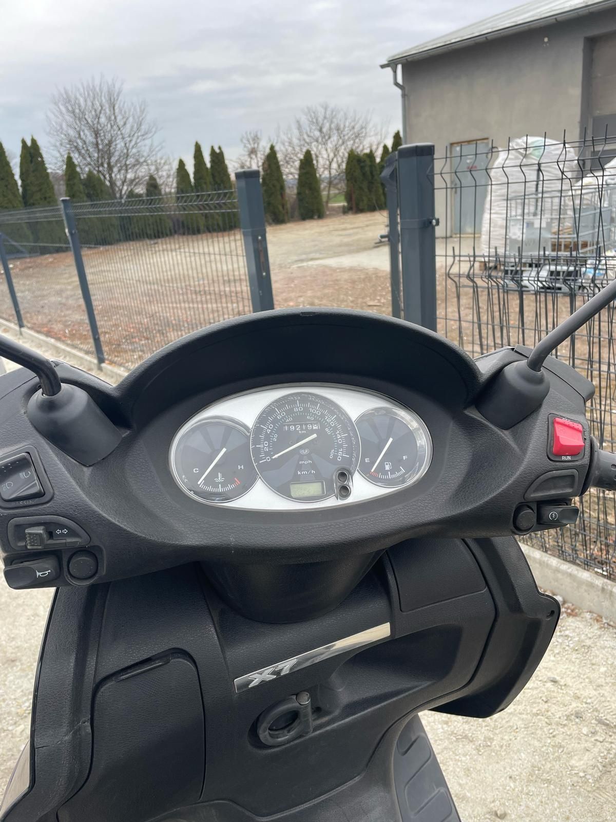 Skuter Piaggio X7 125