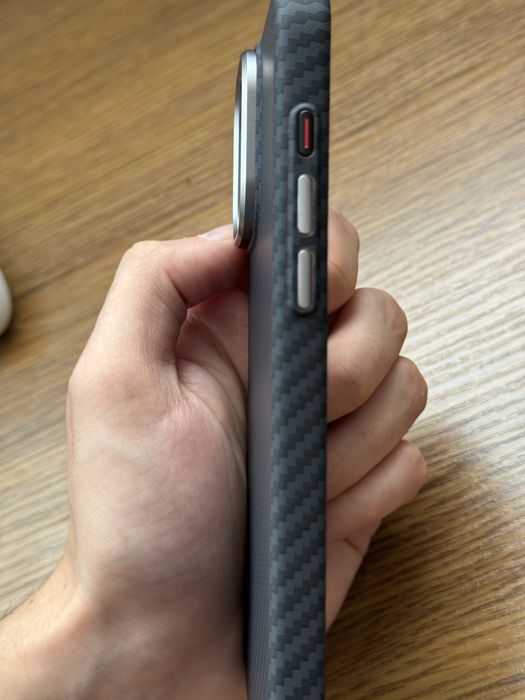 Карбоновый чехол Magsafe Iphone 16 Pro /15 Pro / Pro Max