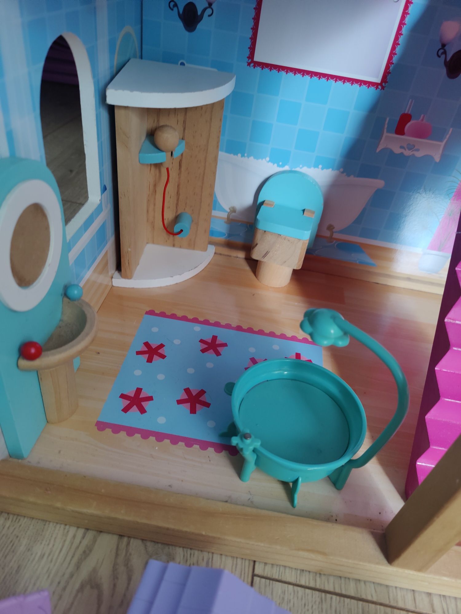 Domek drewniany z meblami i zwierzątka littlest pet shop op