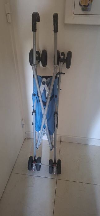 Carrinho de bebé passeio
