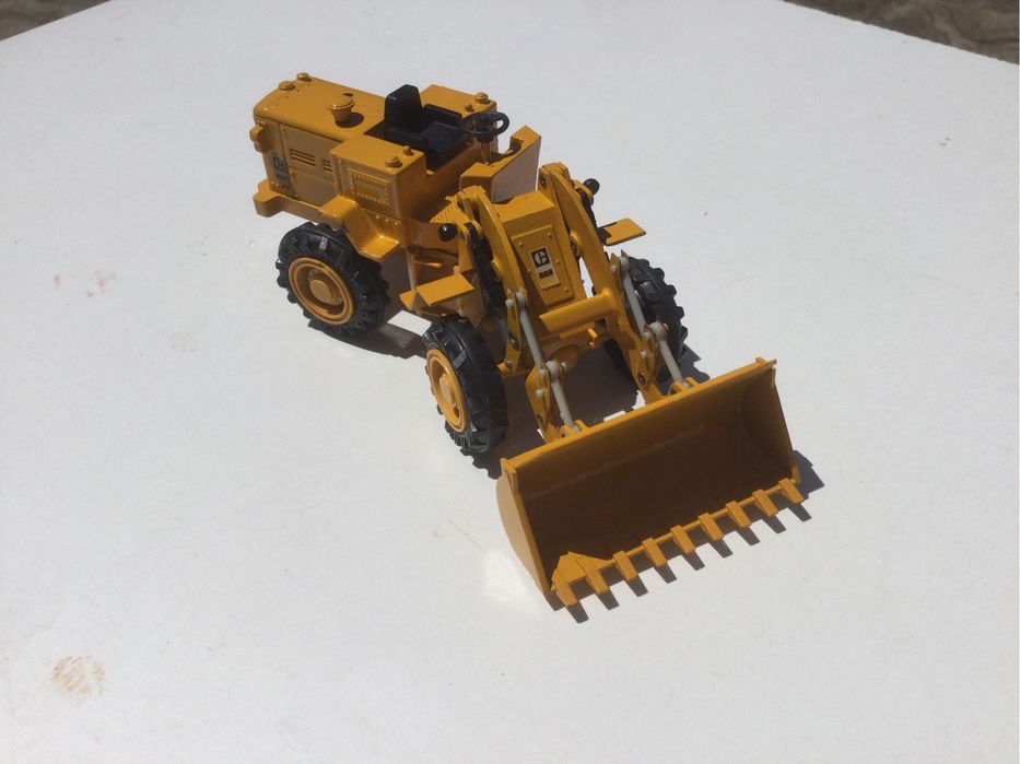 Miniatura Caterpillar Pá de rodas