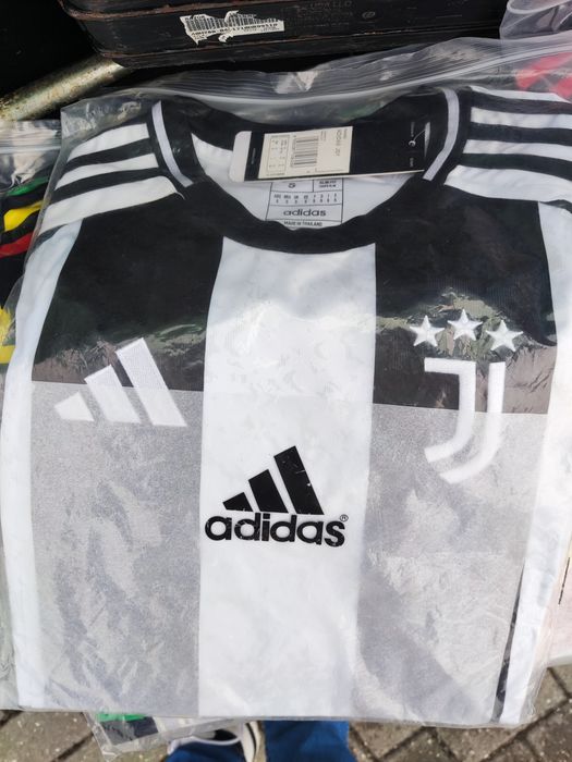 T-shirts clubes e seleções 2025