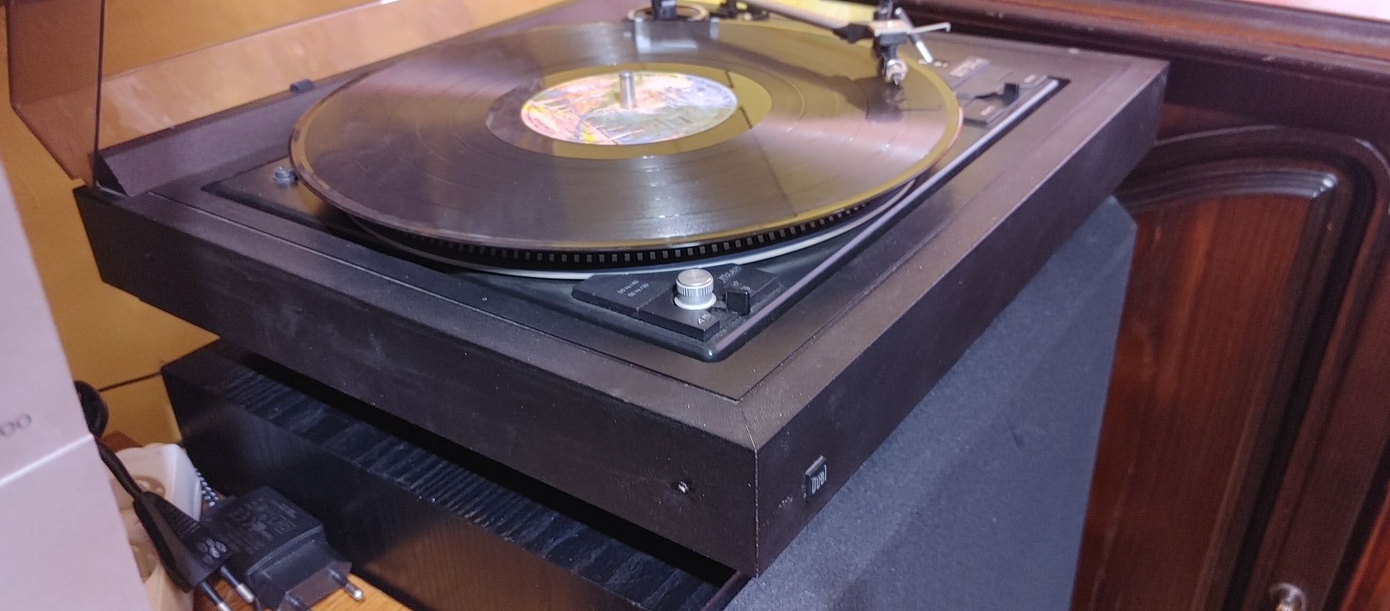 Gramofon dual 1256