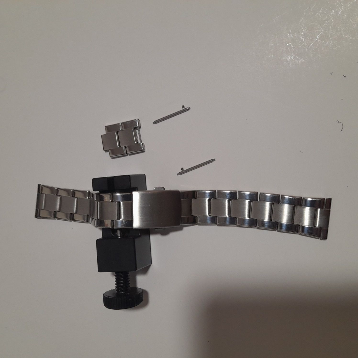 Bracelete em aço nova
