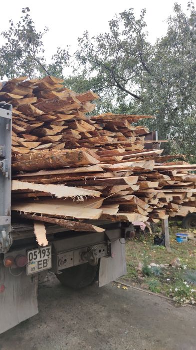 Доска необрезная, горбыль, опилки