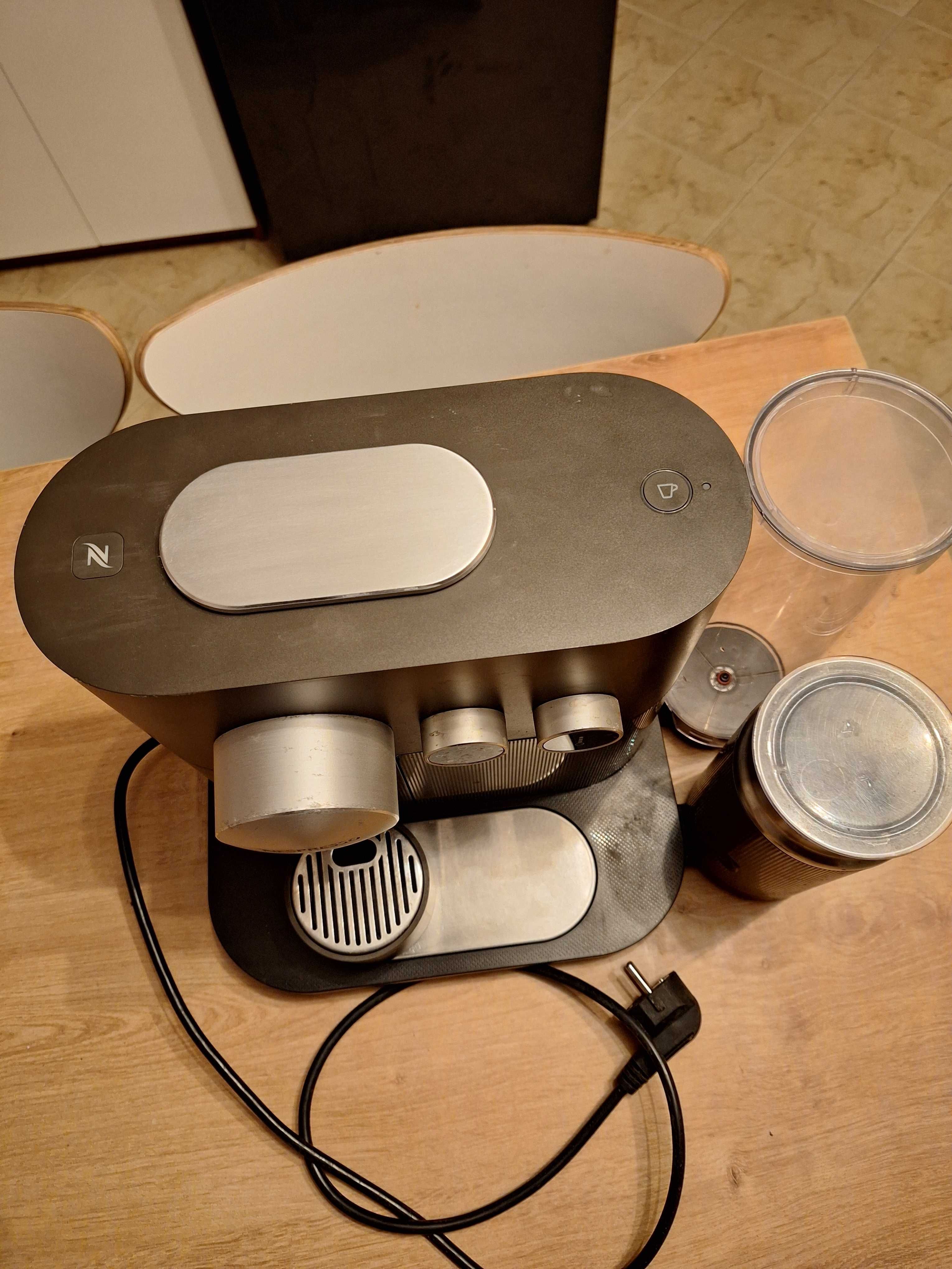 Express Nespresso firmy Delonghi Typ EN355 na kapsułki  nespresso.