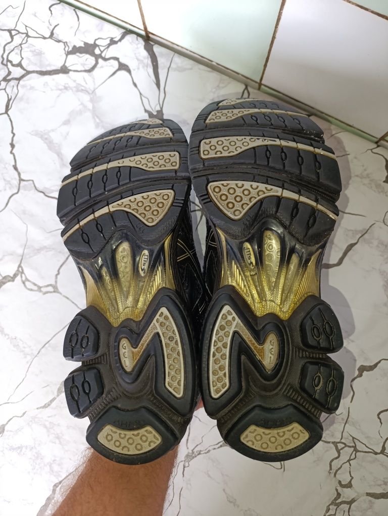 Asics cumulus p.42 GT-1000,2000, Kayano, lyte v, Nimbus