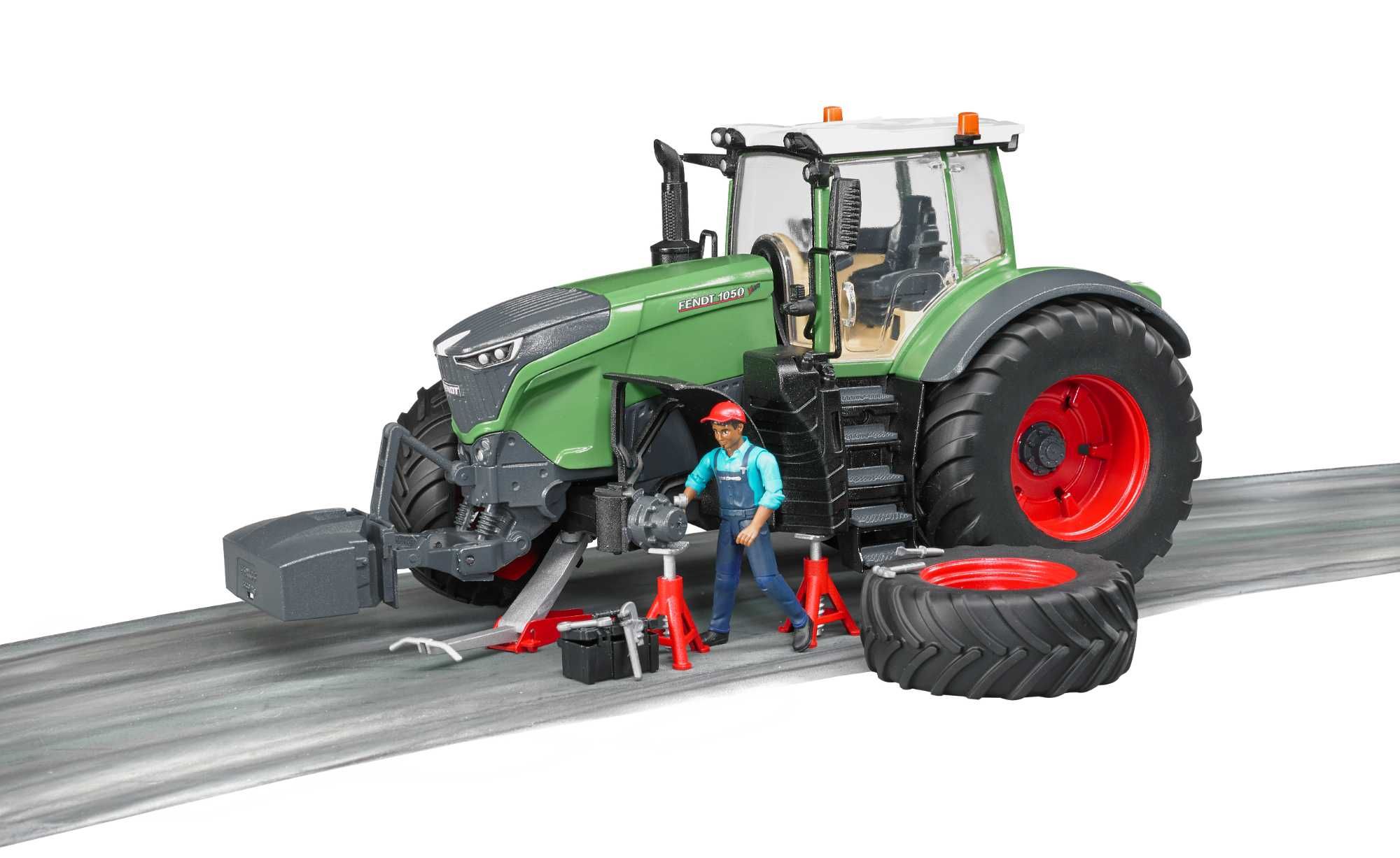 Трактор Bruder Fendt 1050 Vario з водієм та інструментами , 04041