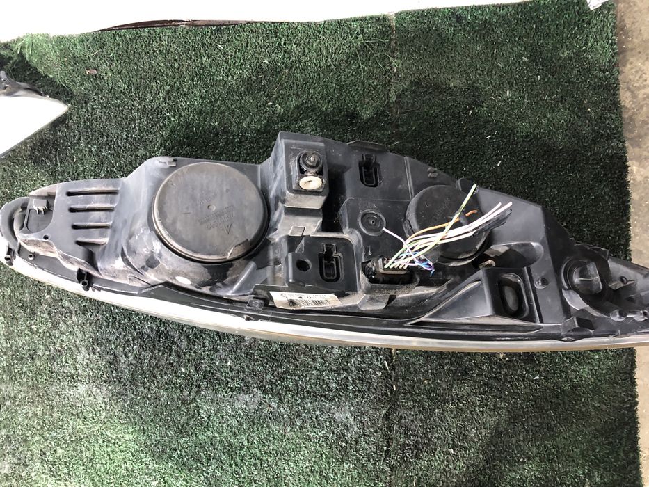 Передні фари Peugeot 308 пежо 308 2007-2011 фара оптика оригінал