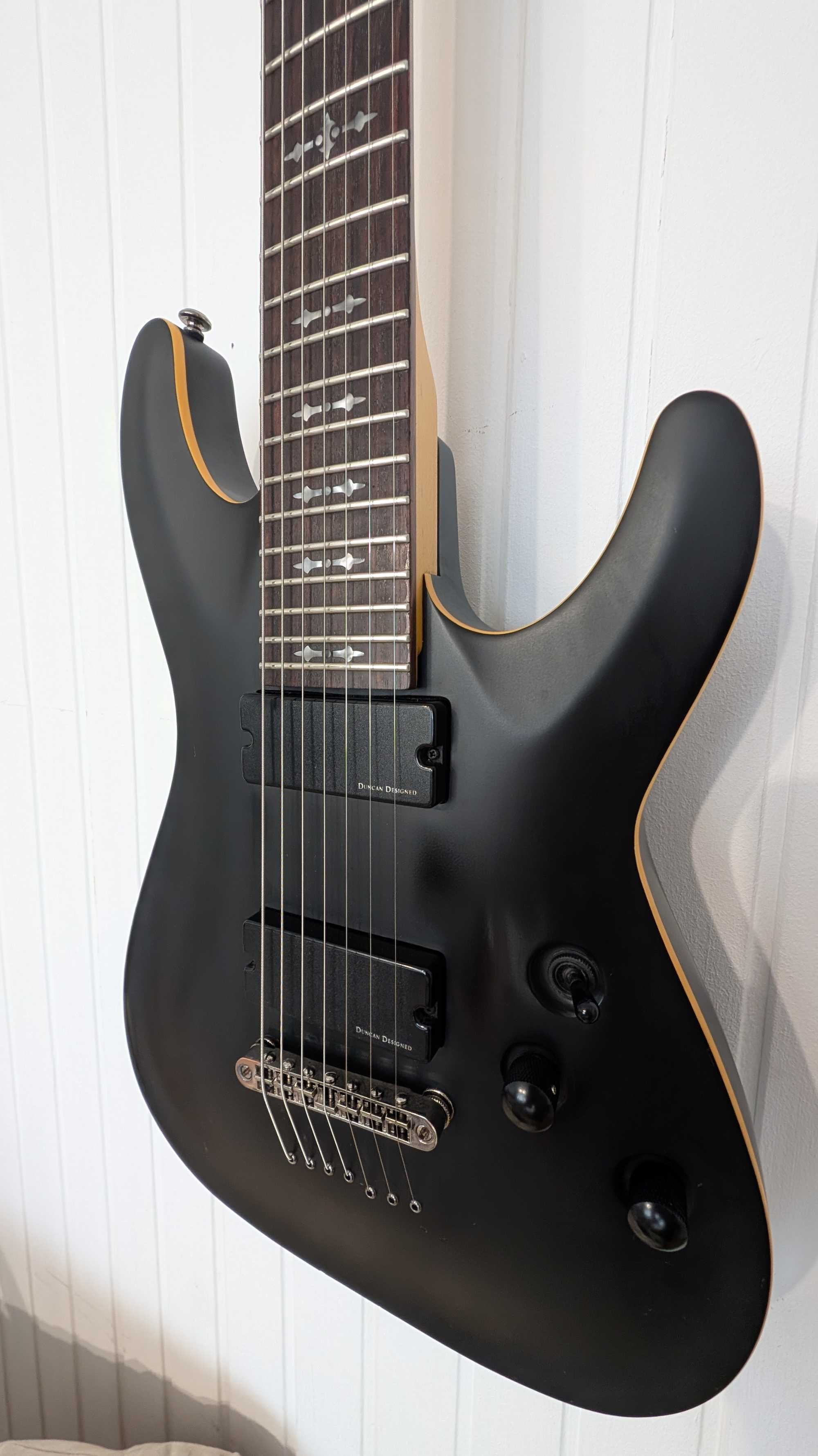 Schecter Demon - 7 strunowa gitara elektryczna, Satin Black