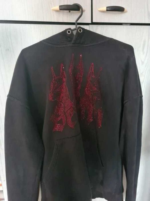 Bluza serum na zdjęciu