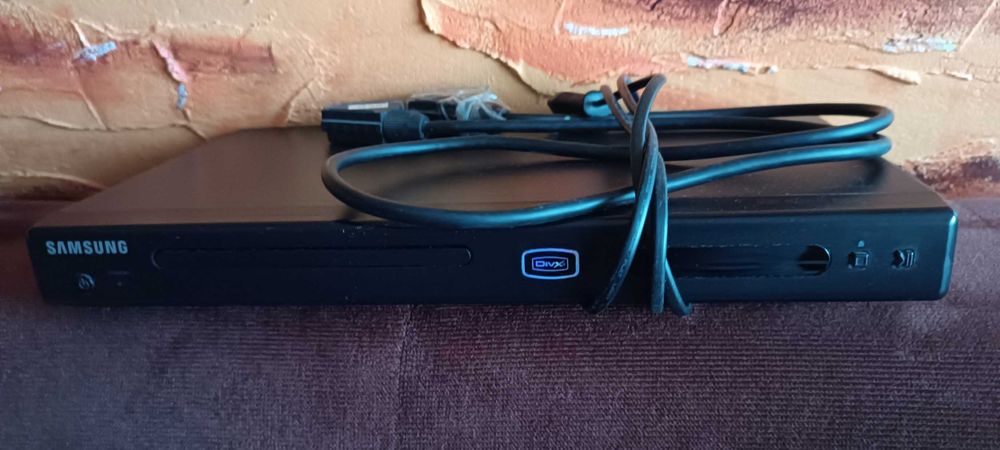 Odtwarzacz DVD samsung z grą skarb zakonu