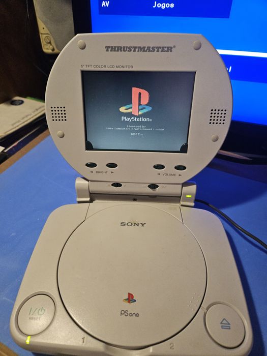 Psone com ecrã a funcionar
