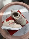 Кросівки для дівчинки puma 23р рожеві