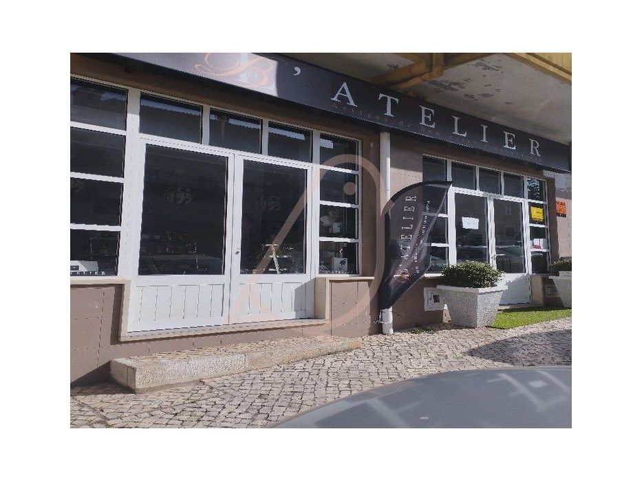 Arrendamento / Loja/100m2/Fátima