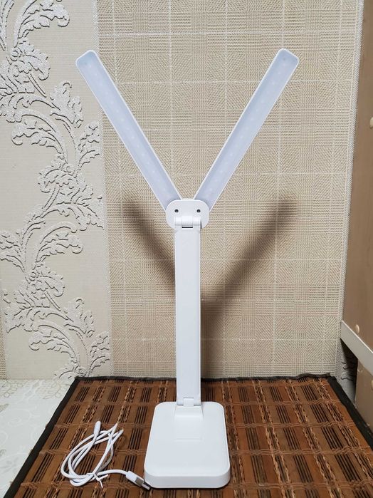 LED-лампа з сенсорним керуванням