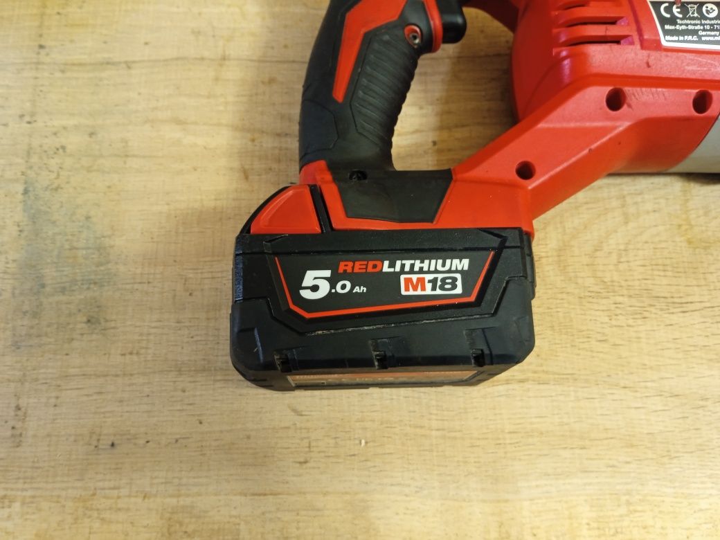 Milwaukee M18BSX + 5ah piła szablasta