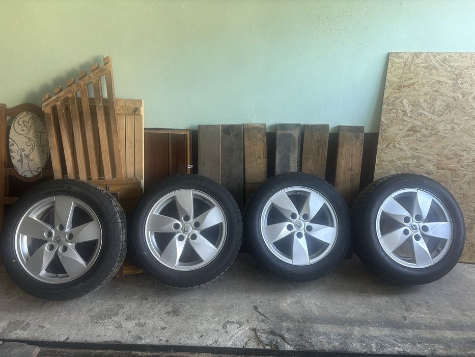 Продам диски рено меган 3 сценік, розмір 205.55.r16 з новою резиною