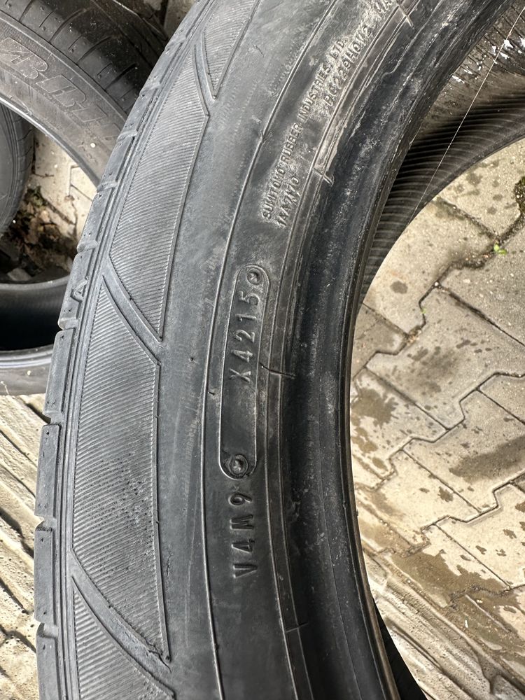235/55/20 Dunlop