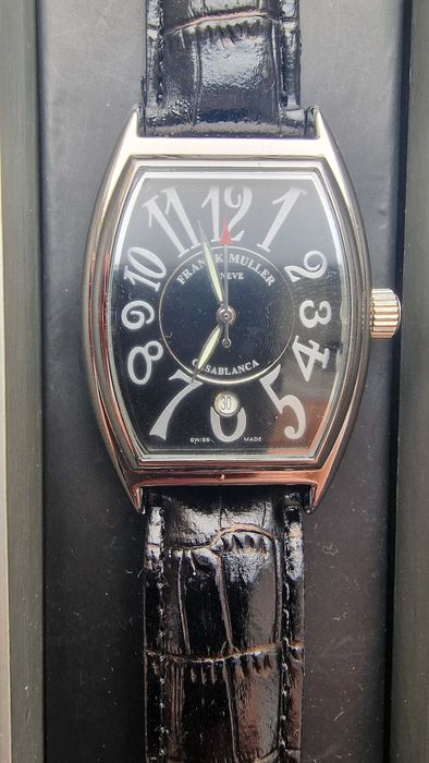 Продаю часы швейцарские наручные мужские новые