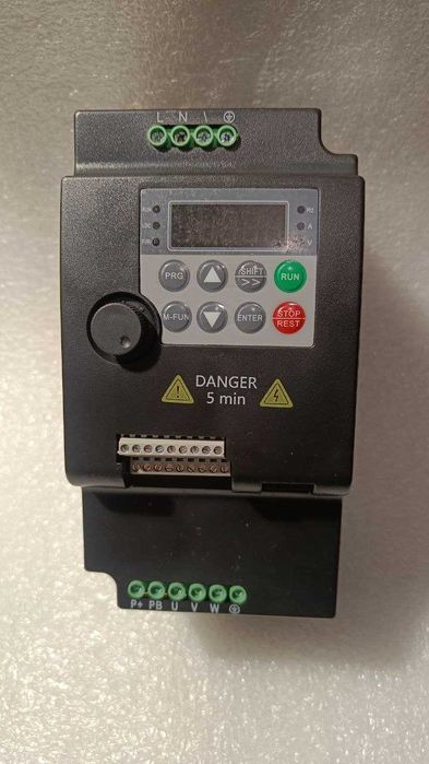 Частотник Перетворювач частоти Частотный преобразователь  220 на 380